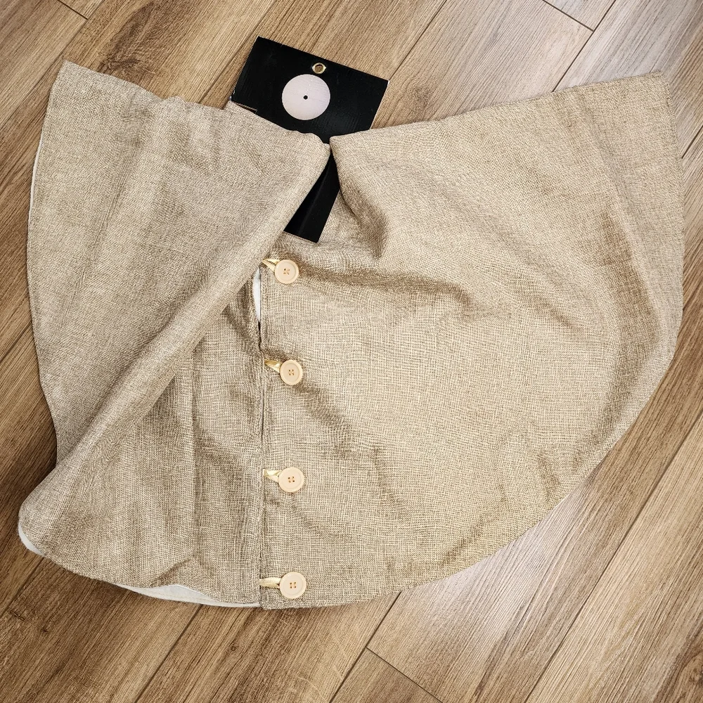 The Christmas Shoppe 48 inch Tree skirt - Picture 3 of 6